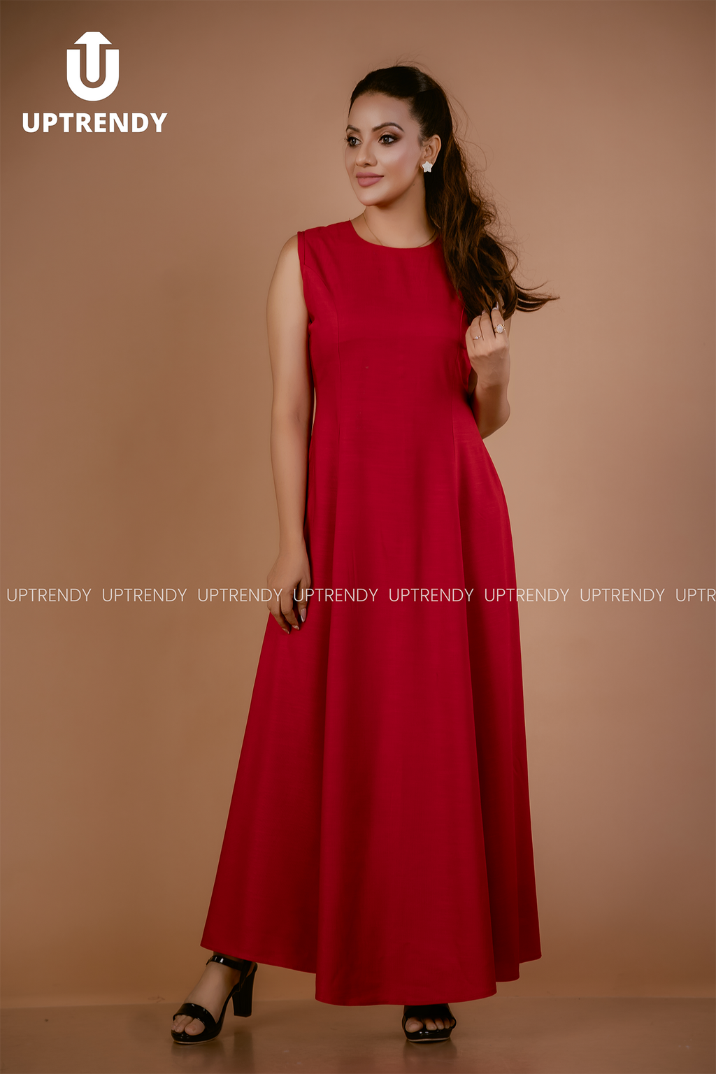 THE CLASSIC CREW-NECK FLOWING MAXI