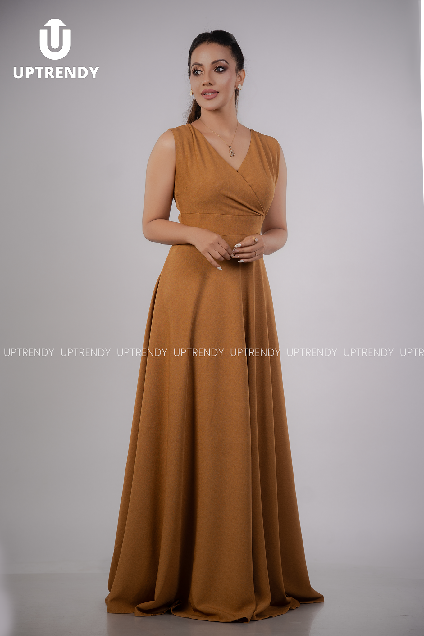 THE FLOWING V-NECK MAXI