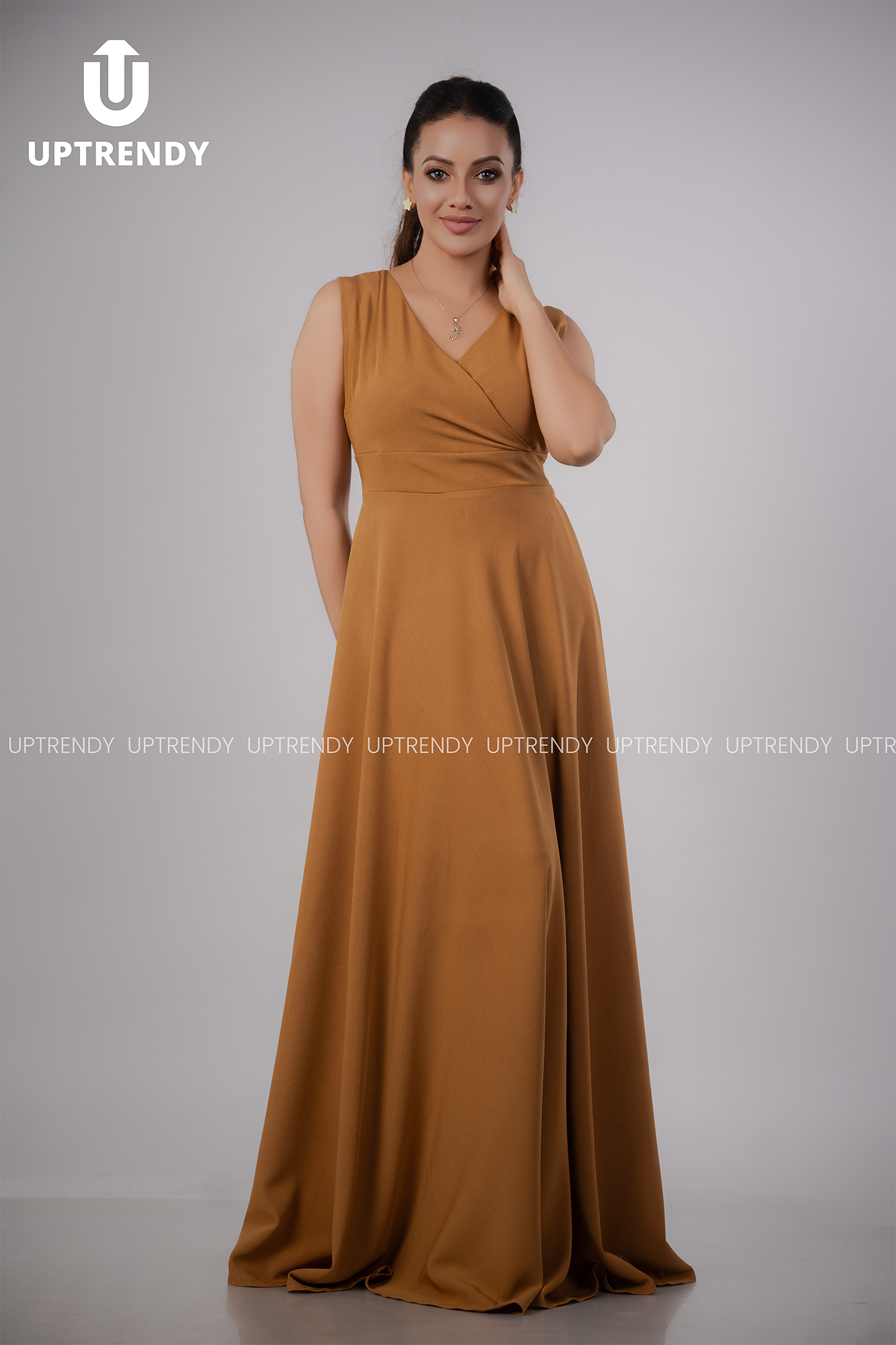 THE FLOWING V-NECK MAXI