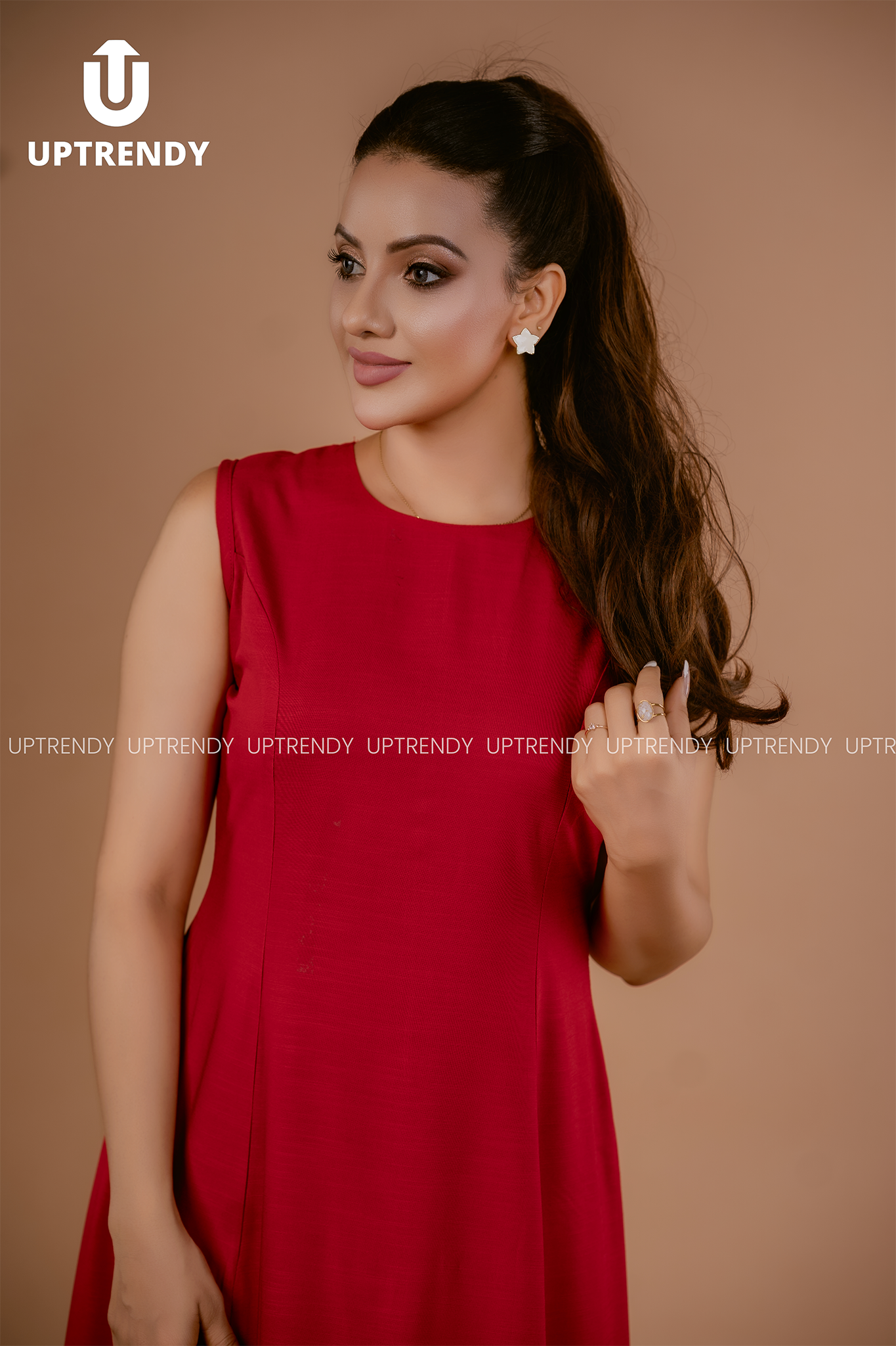 THE CLASSIC CREW-NECK FLOWING MAXI