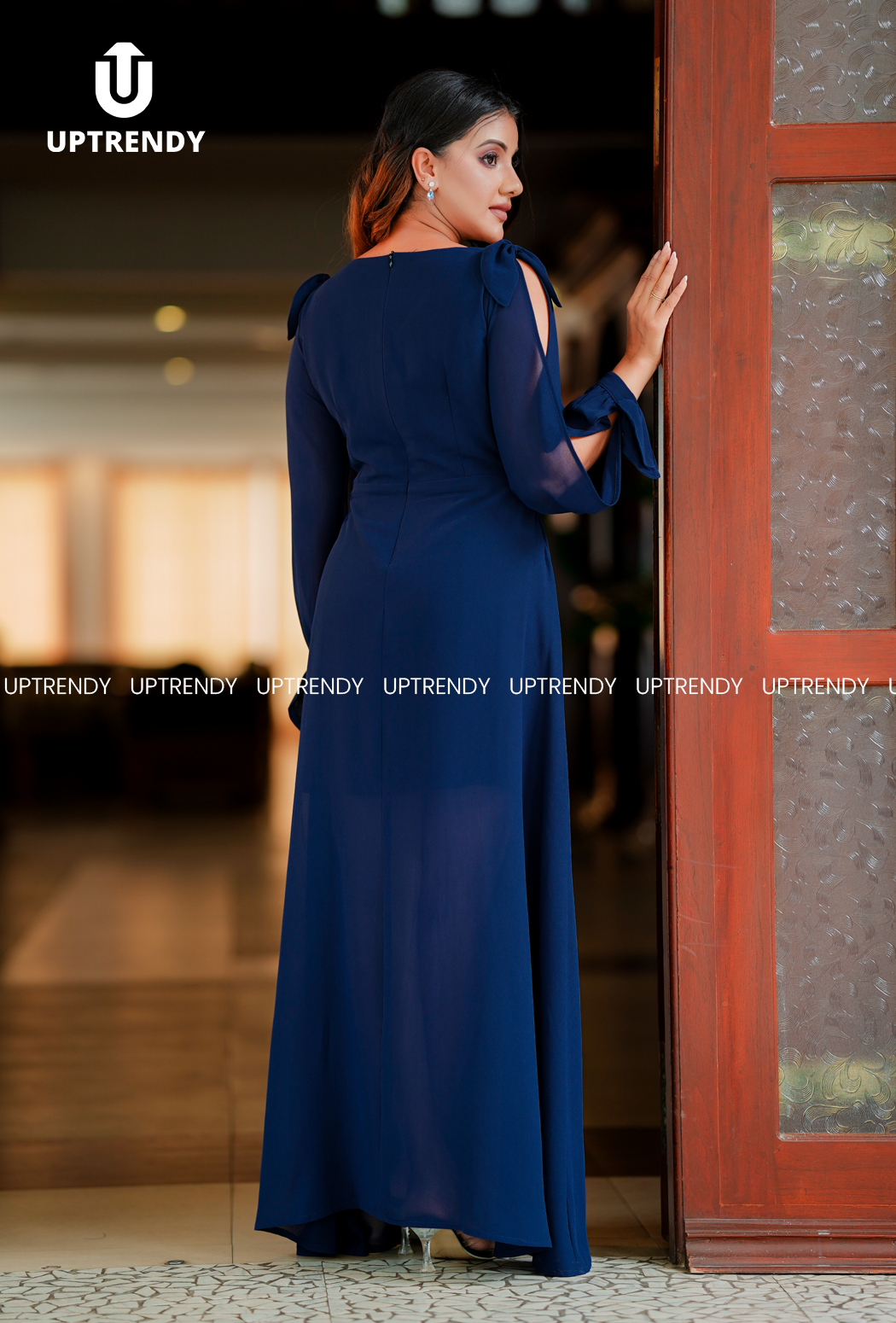 THE SLIT-SLEEVE FLOWING MAXI