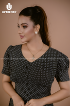 THE MONOCHROME PRINT V-NECK DRESS