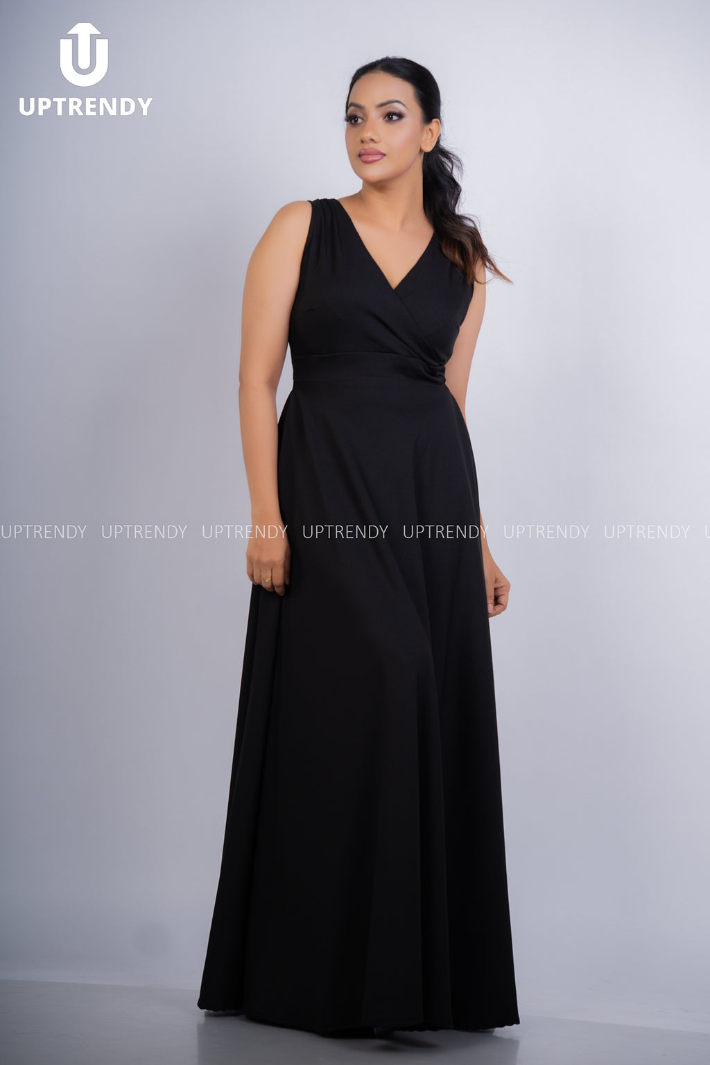 THE FLOWING V-NECK MAXI